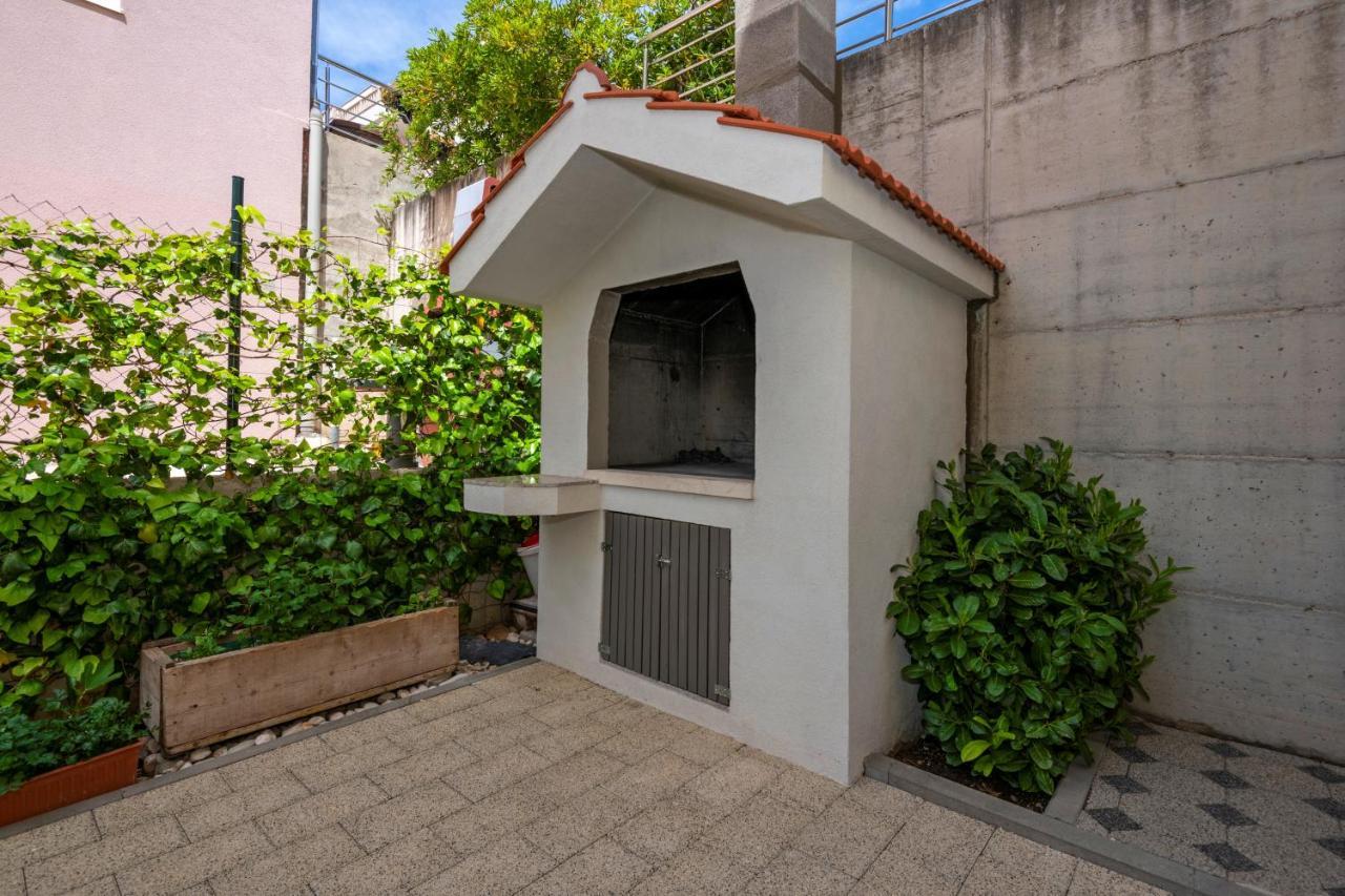 Apartment With Free And Private Parking Makarska Dış mekan fotoğraf