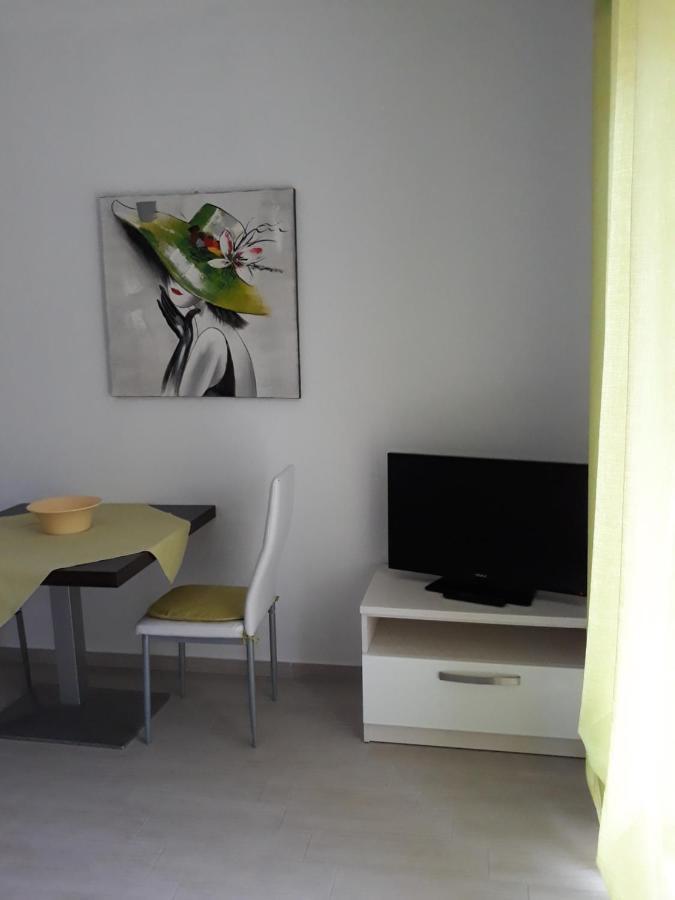 Apartment With Free And Private Parking Makarska Dış mekan fotoğraf